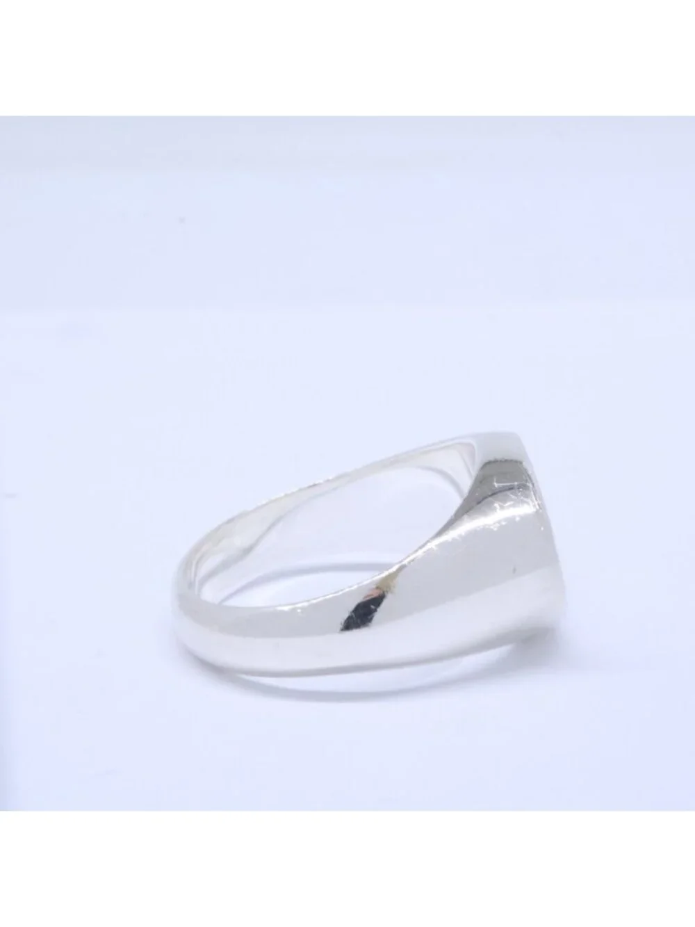 Gucci Trademark Oval 18